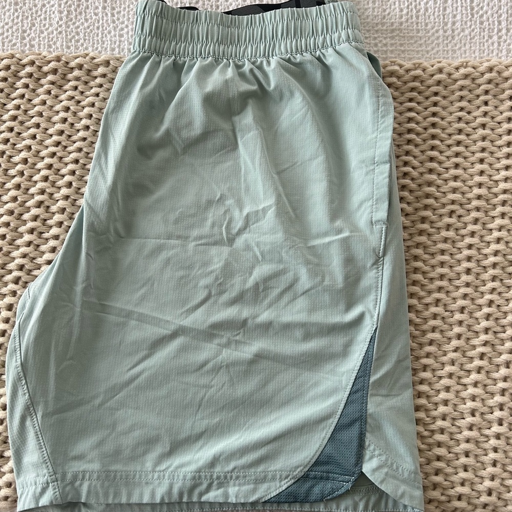 Under armor mint athletic men’s shorts